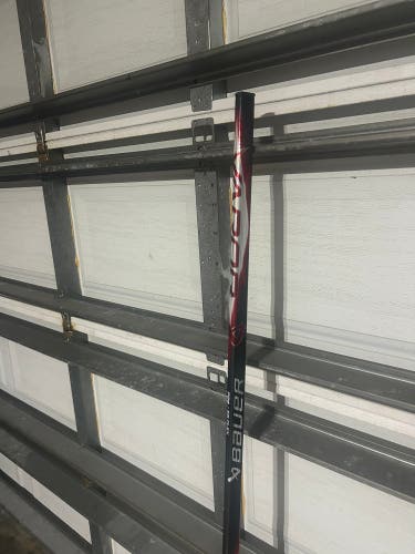 Intermediate Bauer Vapor Flylite Right Handed Hockey Stick P28 65 Flex (New)