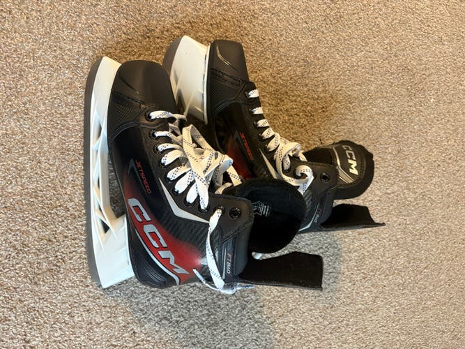 CCM Hockey Skates Regular Width 7 (Used)