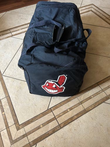 (Used) OLD LOGO CLEVELAND BASEBALL BAG