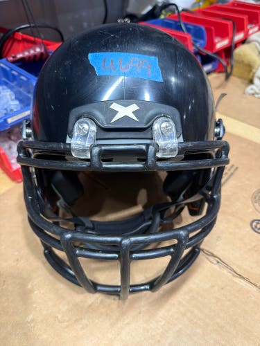 USED XENITH X2E+ YOUTH FOOTBALL HELMET - MEDIUM - BLACK