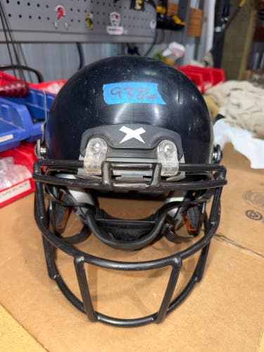 USED XENITH X2E+ YOUTH FOOTBALL HELMET - MEDIUM - BLACK