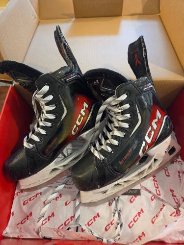 CCM JetSpeed FT870 Hockey Skates Regular Width Size 2 Regular (Used)