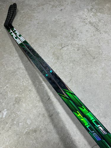 2 PACK 105 Flex P28 True Hzrdus 9x4 Senior Right Hand Hockey Stick Pro Stock (New)