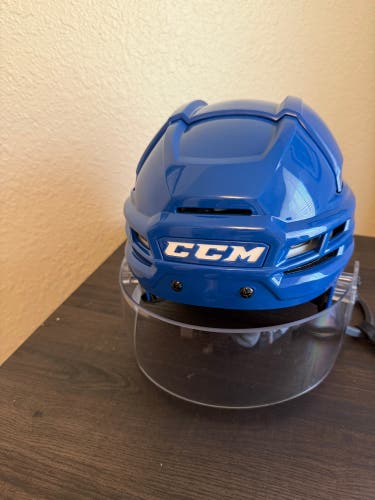 Large CCM Tacks 910 Helmet