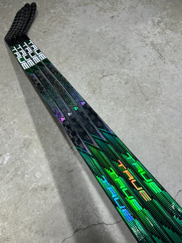 4 PACK 105 Flex P28 True Hzrdus 9x4 Senior Right Hand Hockey Stick Pro Stock (New)