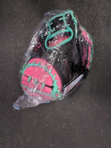 Wilson A1000 2026 CM33 RH Baseball Catchers Mitt 33" Flamingo Pink