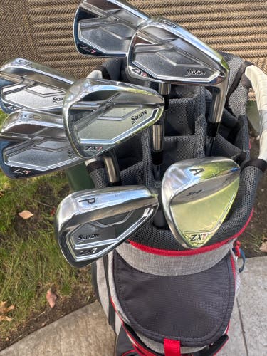 Men's 2022 Srixon ZX7 Right Handed Iron Set Regular Flex (7 Clubs) #5 - #9, PW, GW (Used)