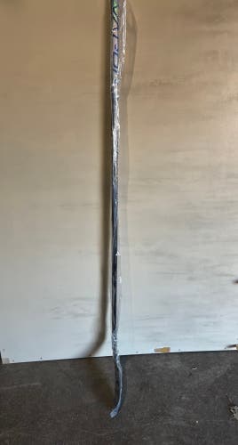 Senior Bauer Vapor Flylite Left Hand Hockey Stick P28 70 Flex (New)