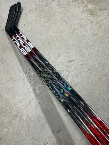 3 PACK 90 Flex P28M True Hzrdus 9x4 Senior Right Hand Hockey Stick Pro Stock (New)
