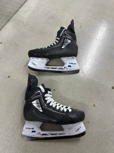 True SVH Pro Hockey Skates Pro Stock 8.5 (Used)