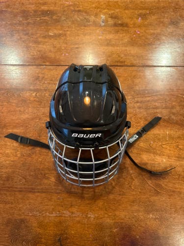 Small Bauer Re-Akt 55 Helmet (Used)