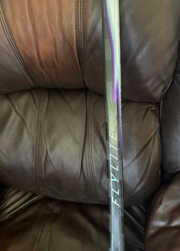 Senior Bauer Vapor Flylite Right Handed Hockey Stick P28 77 Flex (New)