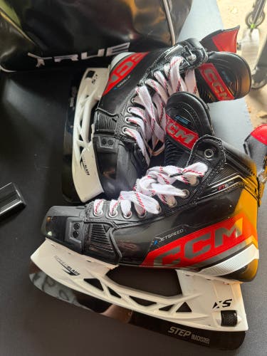 2023 CCM JetSpeed FT6 Pro Hockey Skates 6.5 (Used)