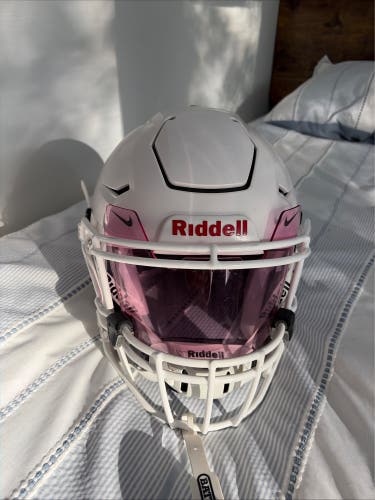 White Adult Medium Riddell SpeedFlex Helmet (New)