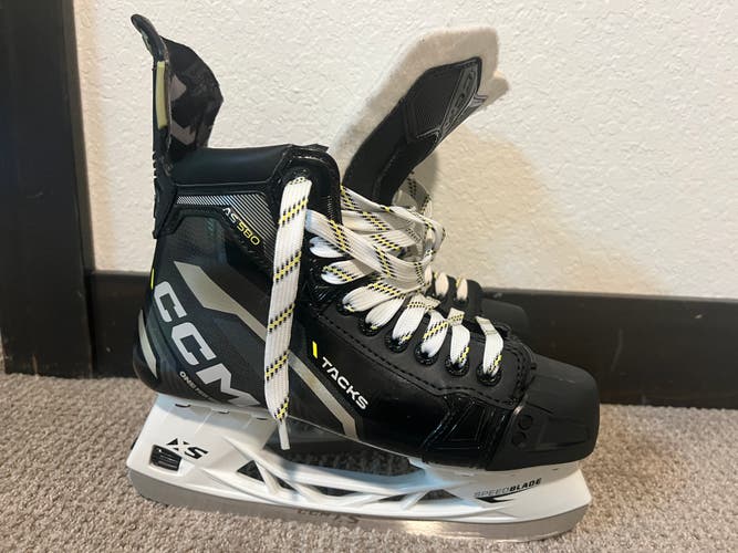 CCM AS-V Hockey Skates Regular Width 6.5 (Used)