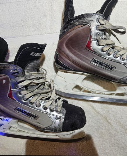 Bauer Vapor XXXX Hockey Skates Regular Width Pro Stock 10 (Used)