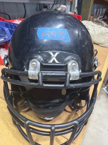 USED XENITH X2E+ YOUTH FOOTBALL HELMET - MEDIUM - BLACK