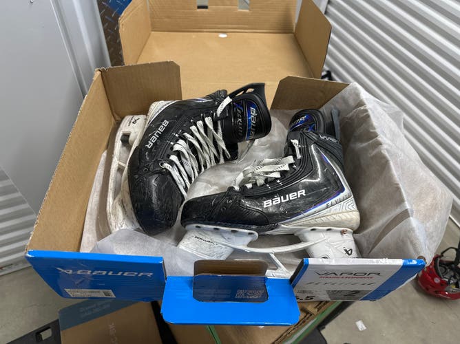 2025 Bauer Vapor Flylite Hockey Skates 6.5 (Used)