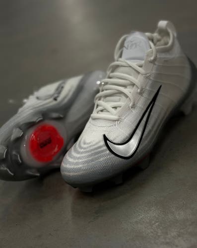 Nike Zoom Vapor Elite 1 Football Cleats White men’s size 7.5 FB3288-100 NEW