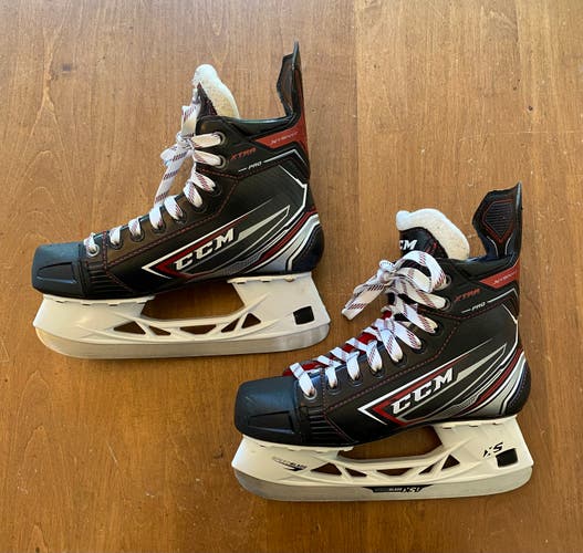 CCM JetSpeed XTRA Pro Ice Hockey Skates 5.5 D Intermediate SpeedBlade XS1