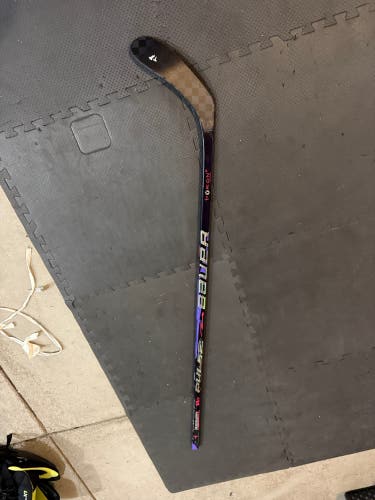 Senior Bauer Pulse Right Handed Hockey Stick P28 77 Flex Pro Stock (Used)