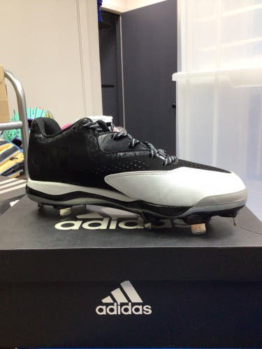 Women's Size M 9.0 (W 10.0) Adult Adidas Cleats (New)