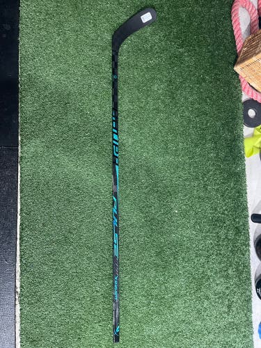 Senior Bauer Pulse Right Handed Hockey Stick P92 87 Flex (New)