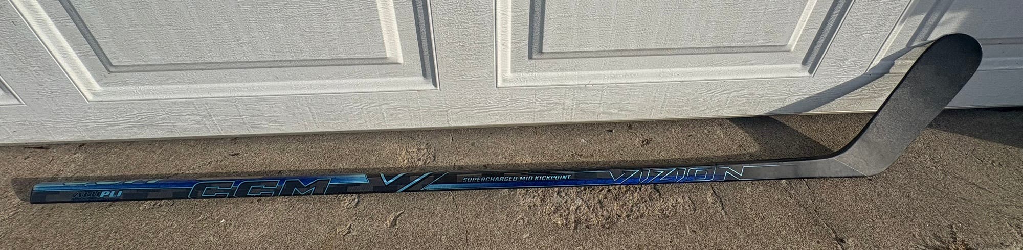 Intermediate CCM Vizion 2 
Left Hand Hockey Stick 
P28 55 Flex (Used)