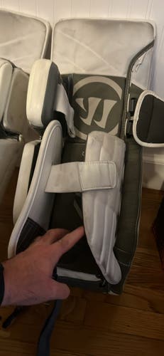 26" Warrior Ritual G7 Goalie Leg Pads (Used)