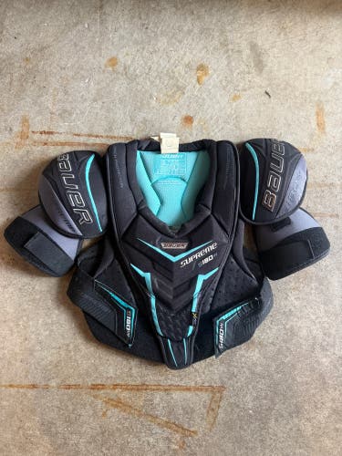 Used Women's Medium Bauer Supreme S180W Shoulder Pads