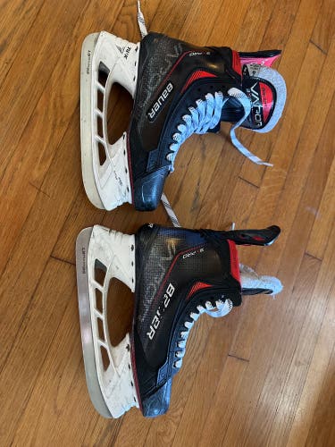 Excellent condition, 2021 Bauer Vapor 3X Pro Hockey Skates Regular Width Size 6