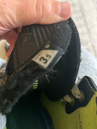 2024 Bauer Elite Hockey Goalie Skates Regular Width Size 3.5 (Used)