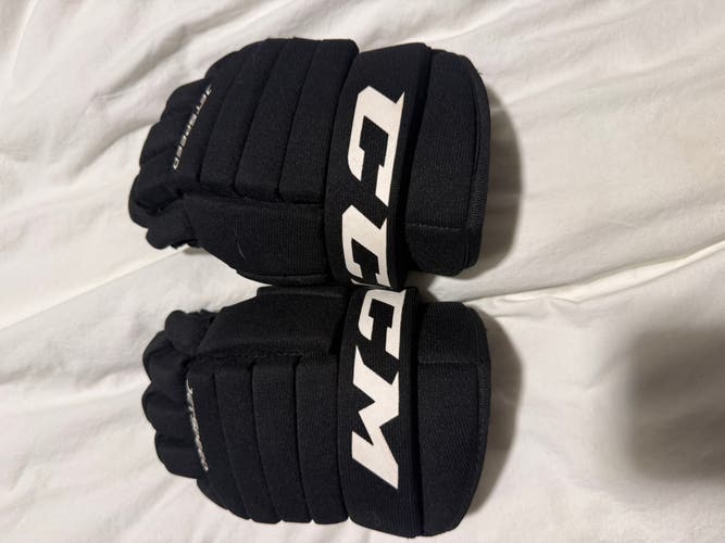 CCM JetSpeed FT455 Gloves 11" (Used)