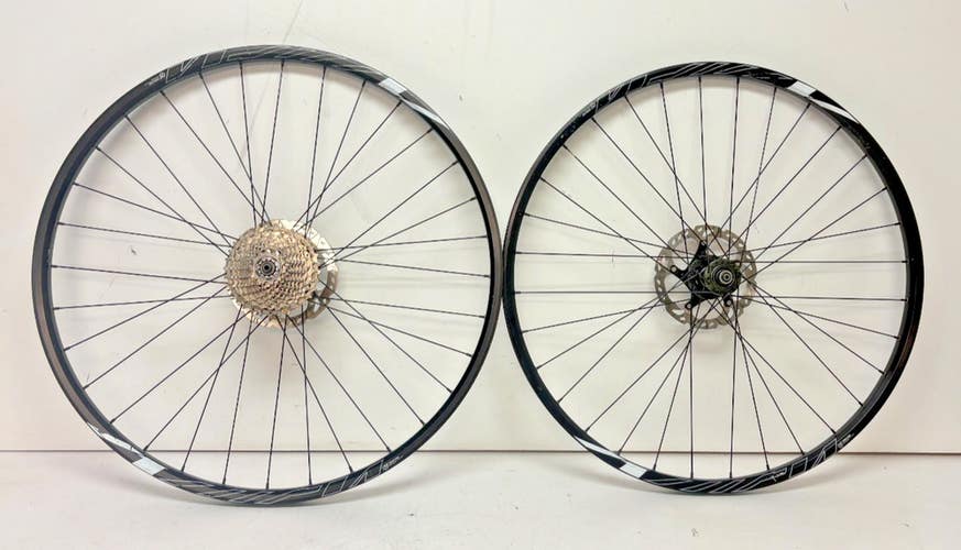 Weinmann KMAX PRO 11-Speed 32-Spoke Black Aluminum Disc 700C/29er QR Wheelset