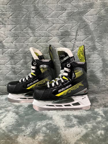 Youth Bauer Vapor X4 Hockey Skates Regular Width 12 (Used)
