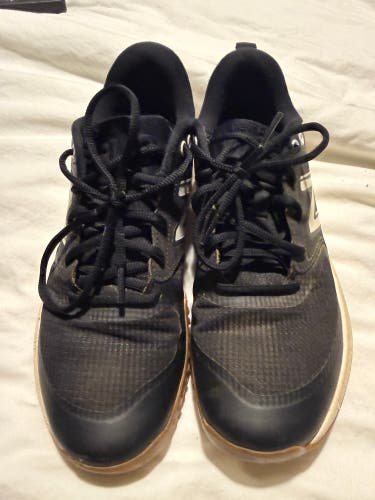 Black Men's Size M 8.5 (W 9.5) New Balance Low Top (Used)