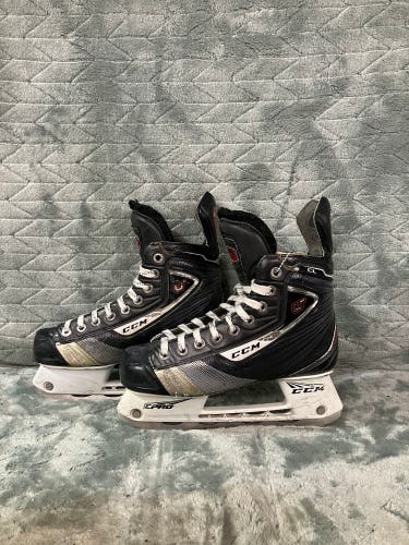 Junior CCM U+ Crazy Light Hockey Skates Regular Width Size 3.5 (Used)