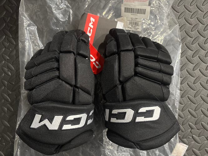 Brand new CCM HGJSCHL - CHL / OHL Pro Stock hockey Gloves-14”