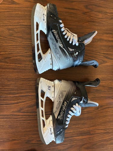 Black 2023 Bauer Vapor Hyperlite 2 Hockey Skates Pro Stock 10.5 (Used)
