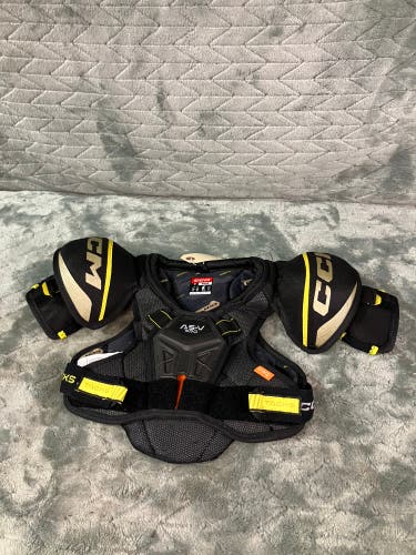 Medium Youth CCM Tacks AS-V Pro Shoulder Pads (Used)