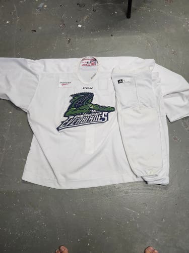 Florida Everblades CCM Practice Jersey 58 w/ Large Adidas Socks