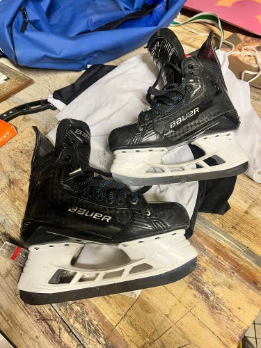 2022 Bauer Supreme Mach Hockey Skates 7.5 (Used)