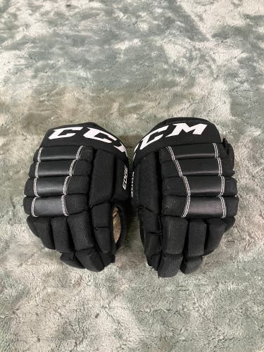 Black Youth CCM Edge Gloves 8" (Used)