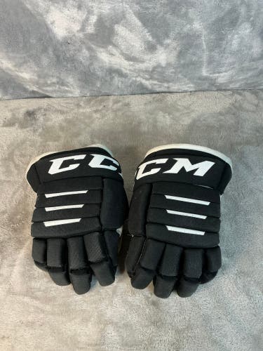 Black Youth CCM Tacks 4 Roll Lite Gloves 10" (Used)
