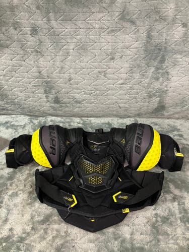 Medium Intermediate Bauer Supreme Ultrasonic Shoulder Pads (Used)