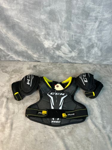 Small Youth CCM Tacks 9550 Shoulder Pads (Used)