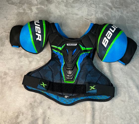 Small Junior Bauer X Shoulder Pads (Used)