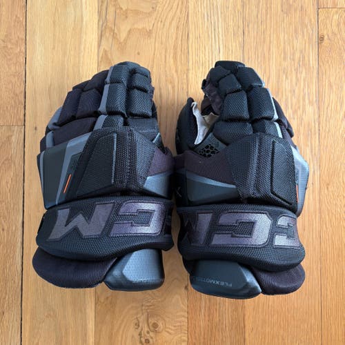 CCM Tacks XF Pro Gloves 14" (Barely Used)