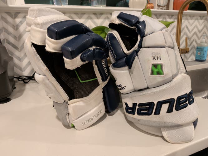 (Lightly used)  Bauer Supreme One80 Gloves 15" White/Navy (Used)