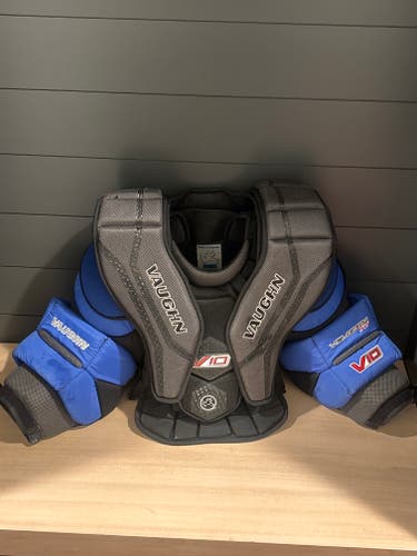 Large 2023 Vaughn V10 Goalie Chest Protector Pro Stock (Used)